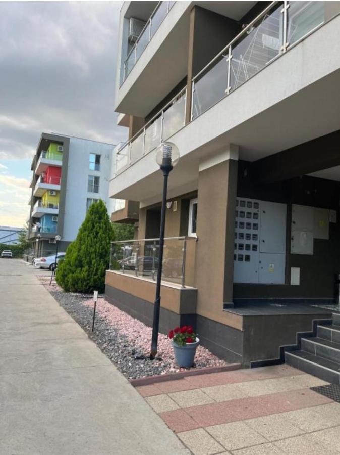 Tranzzit Airport Apartment II Otopeni Eksteriør bilde